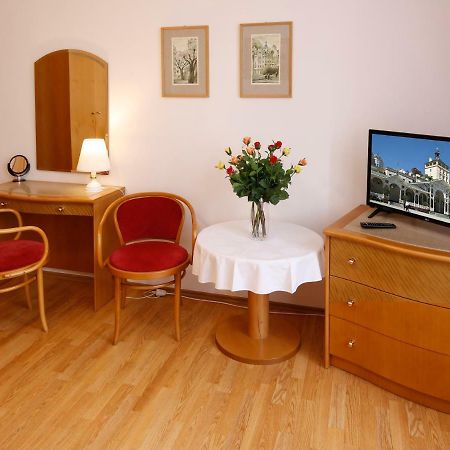 Apartman Moravska Карловы Вары Экстерьер фото